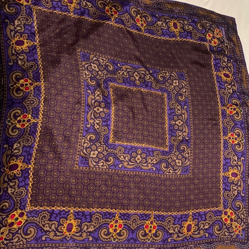 Ellen Tracy Purple and Gold Scarf 34x34